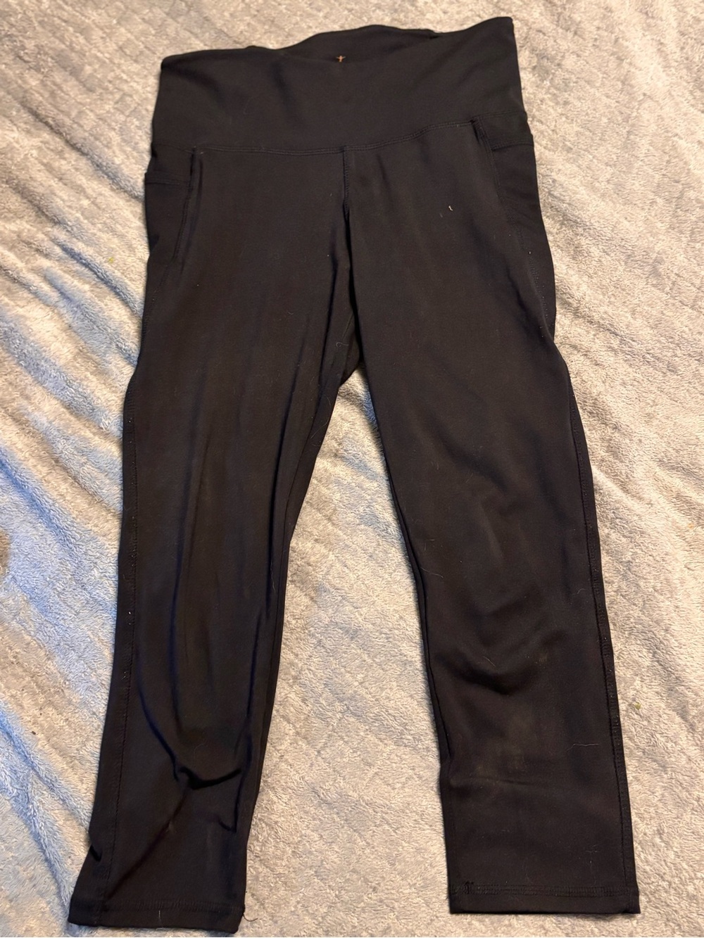 Danskin Black High-Rise Capri Leggings